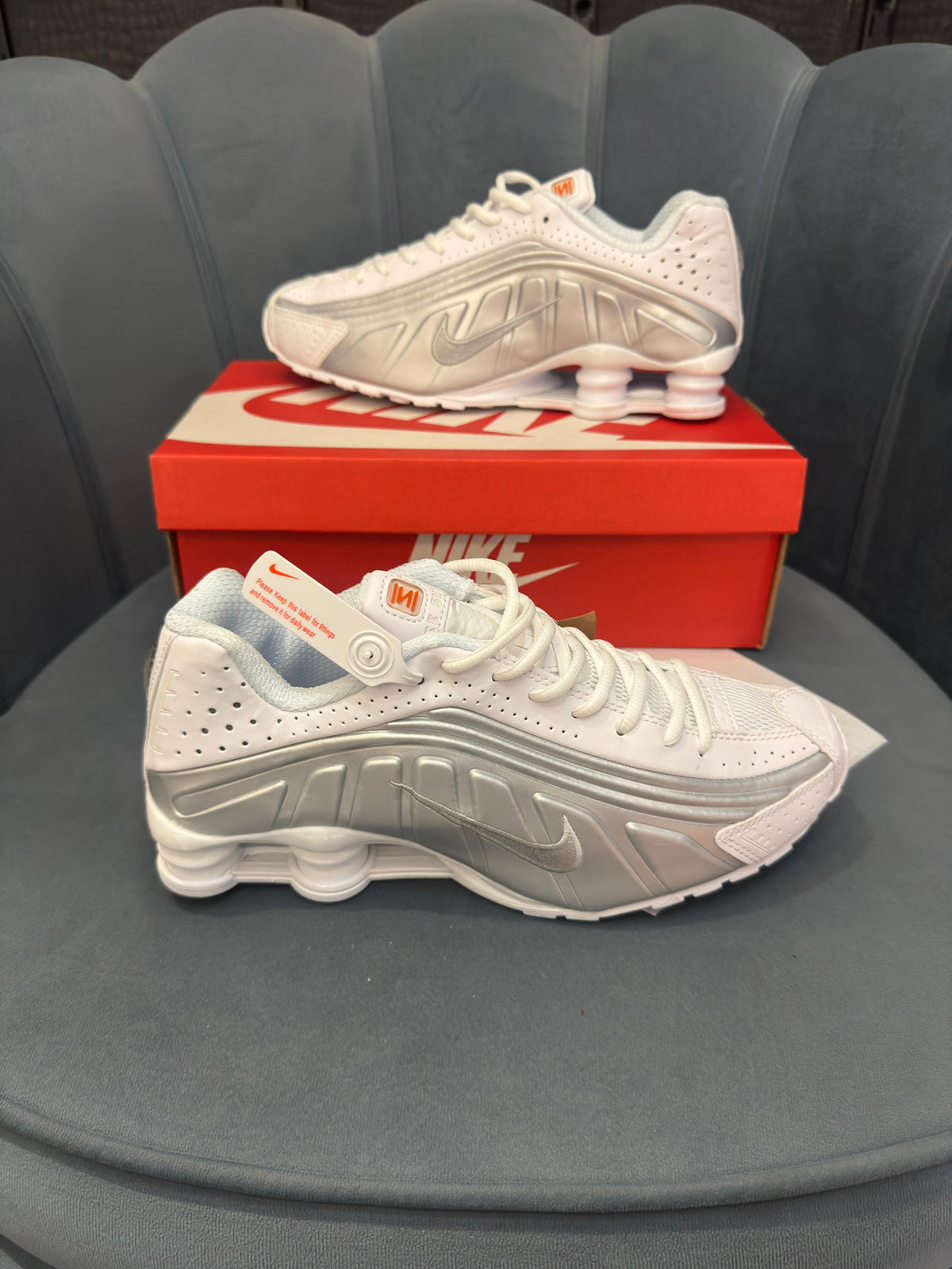 NIKE SHOX SILVER WHITE SILVER