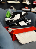 NIKE SB DUNK LOW NYC PIGEON PANDA