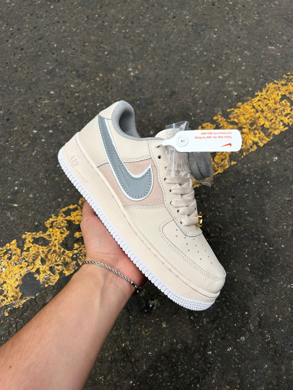 NIKE AIRFORCE  ONE LOW SAND DRIFT BEIGE CREAM