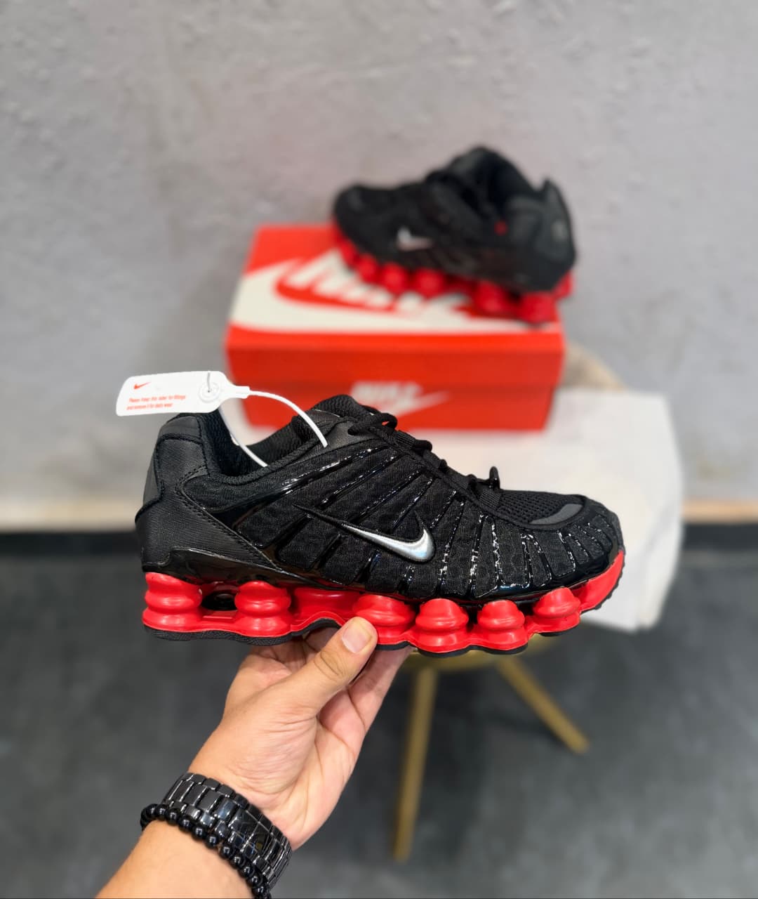 NIKE SHOX TL BLACK RED
