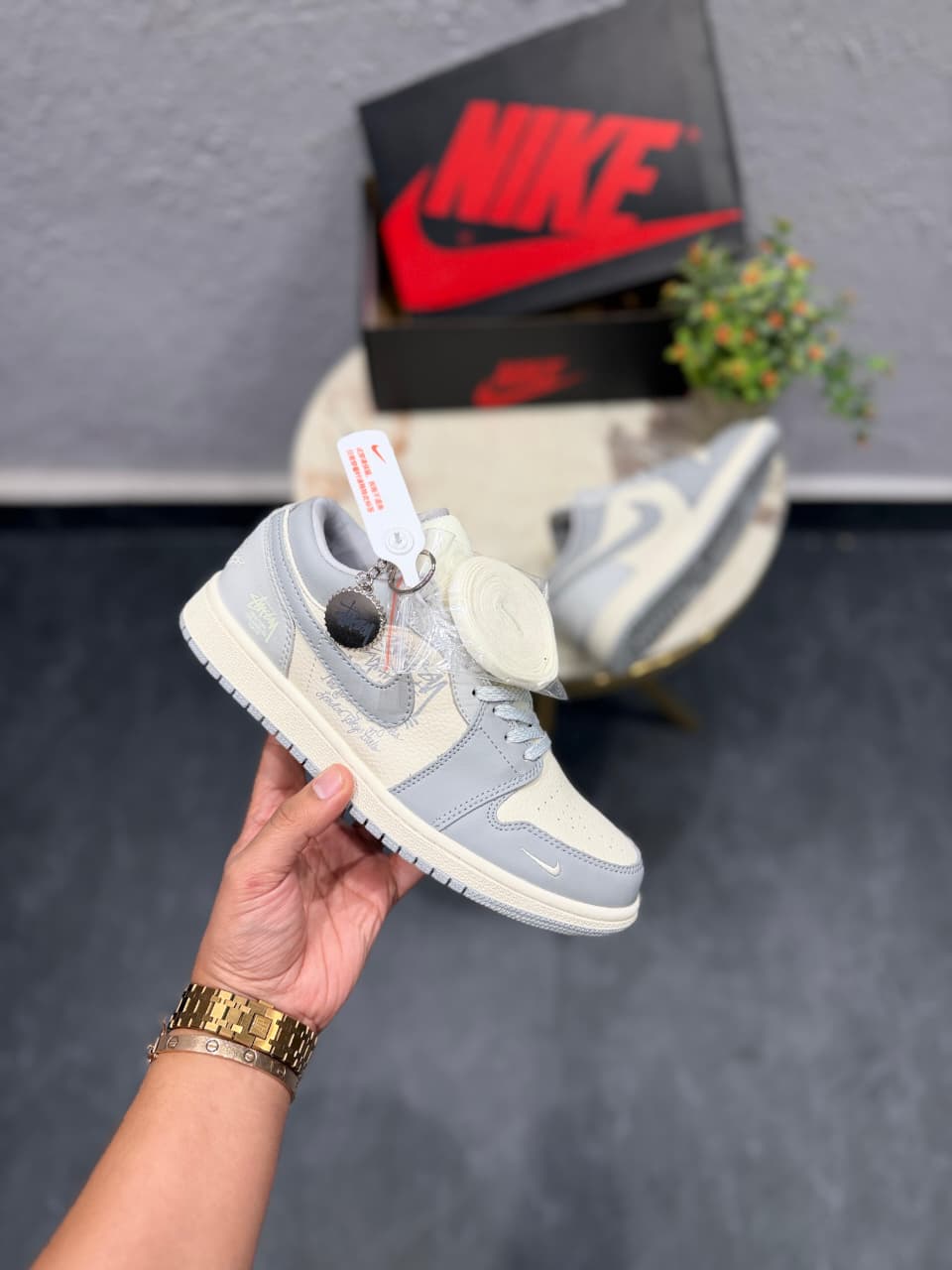 AIR JORDANS RETRO 1 LOW STUSSY OG GREY KEYCHAIN