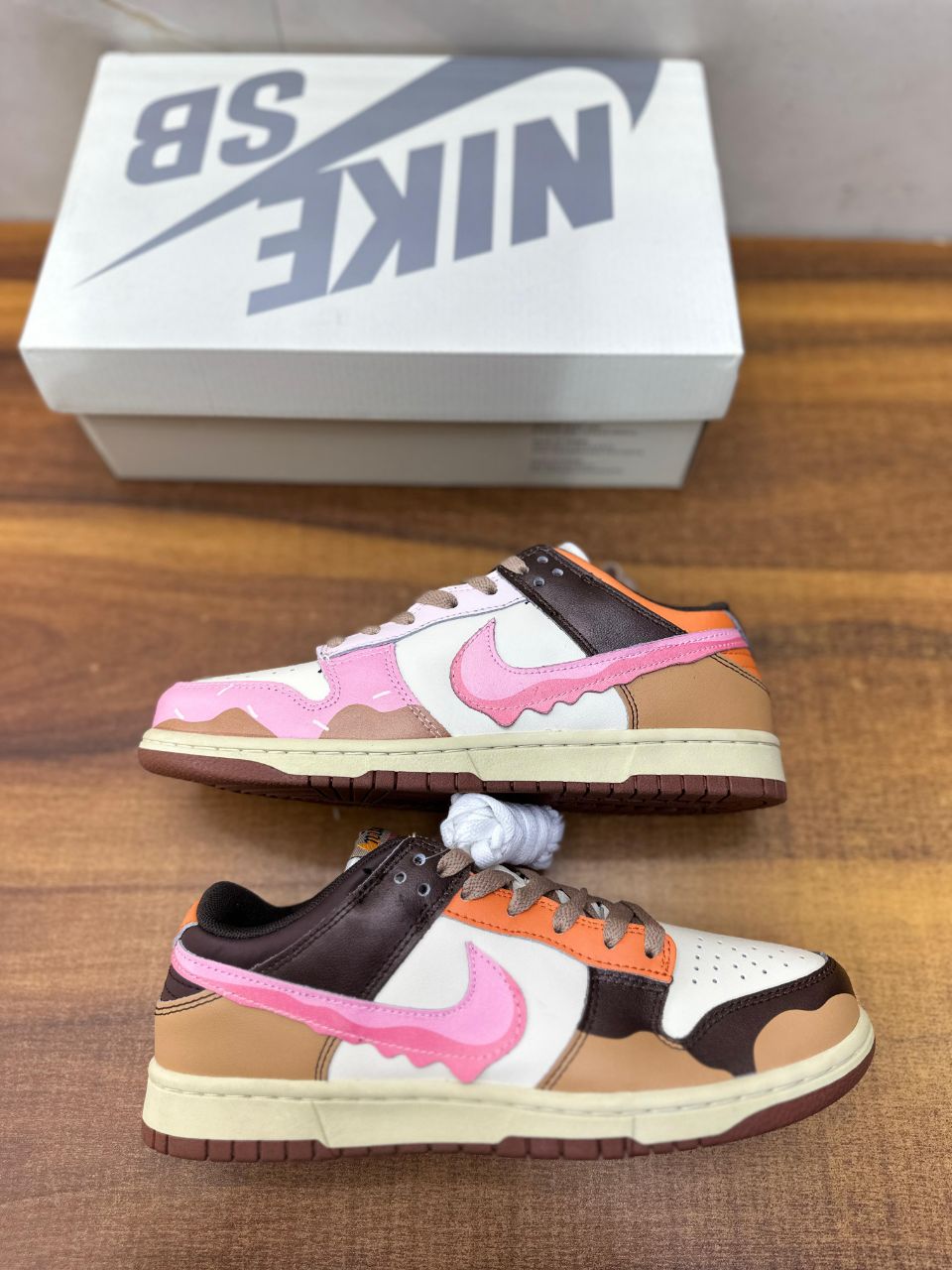 NIKE SB DUNK WHAT THE DUNKIN DONUT