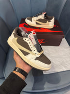 JORDAN 1 LOW RETRO X TRAVIS SCOTT REVERSE MOCHA
