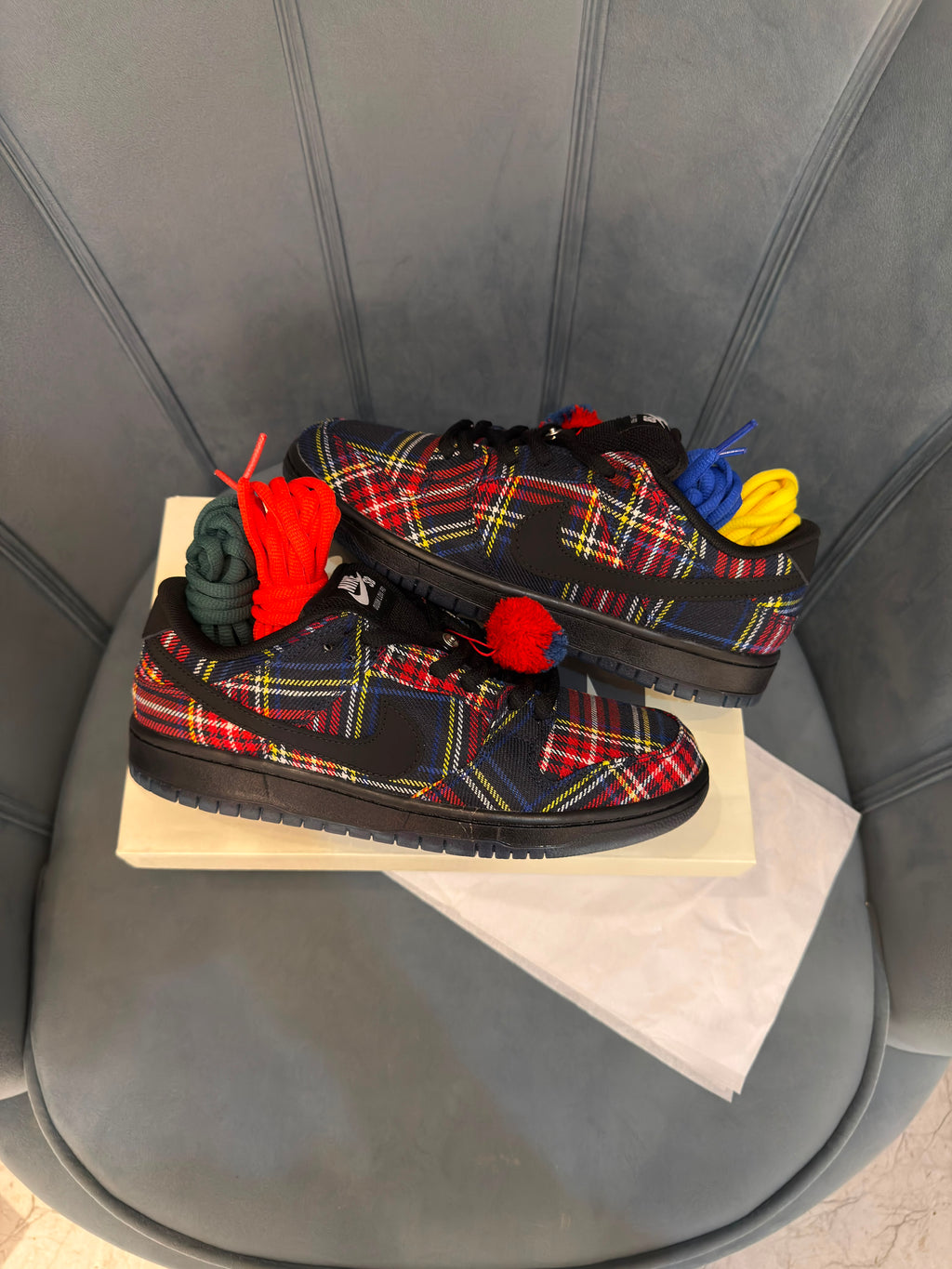 NIKE SB DUNK UNIVERSITY RED AND YELLOW STRIKE