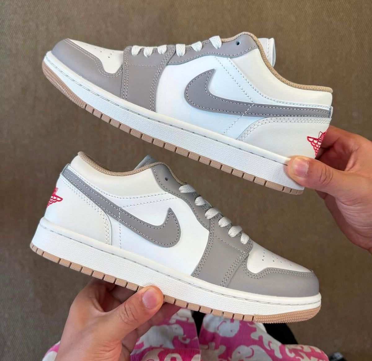 NIKE AIR JORDAN 1 LOW  SAIL COLLEGE GREY RATTAN