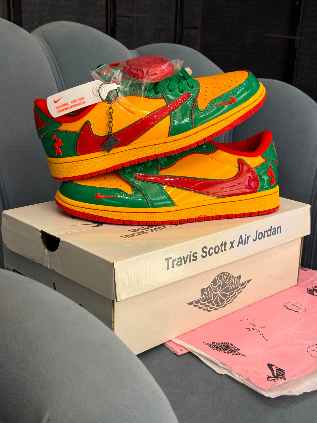 AIR JORDANS TRAVIS SCOTT HIGH X CONCRETE BOYS