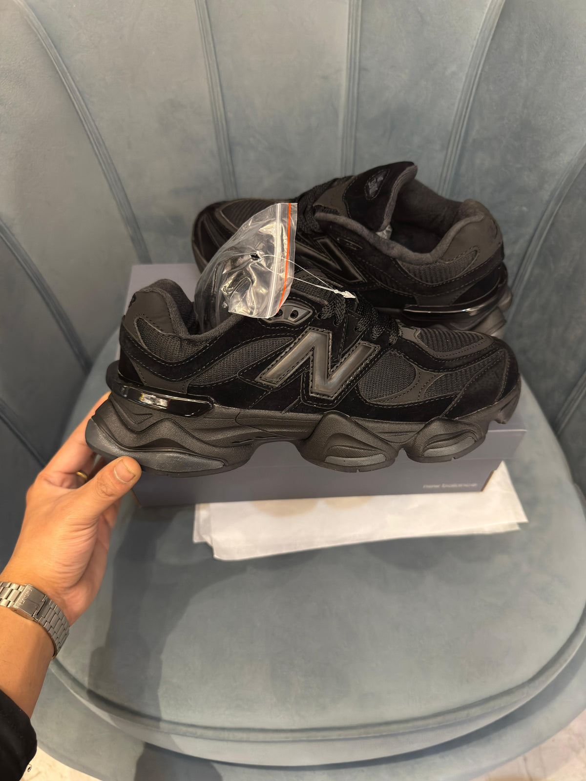 NEW BALANCE 9060 TRIPLE BLACK