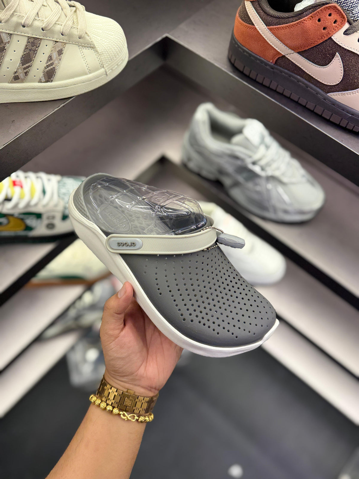 CROCS