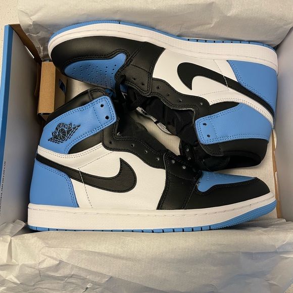 AIR JORDAN 1 HIGH UNC TOE