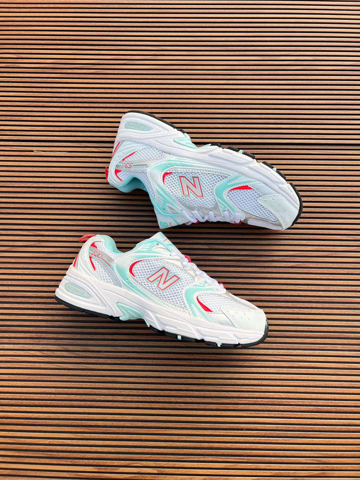NEW BALANCE 530 SNEAKERS