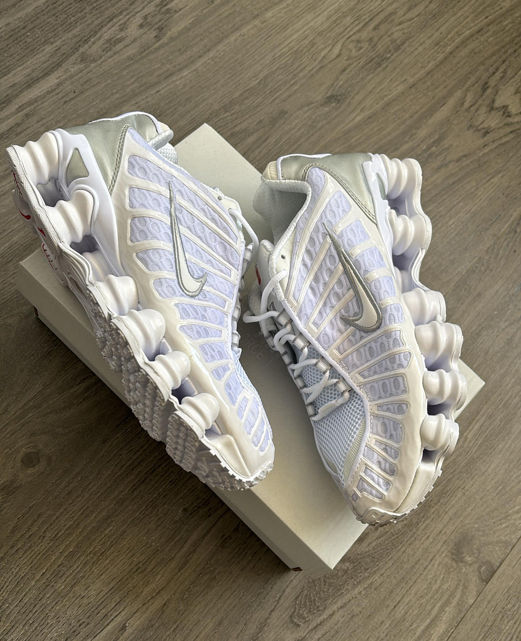NIKE SHOX TL WHITE / METALLIC SILVER