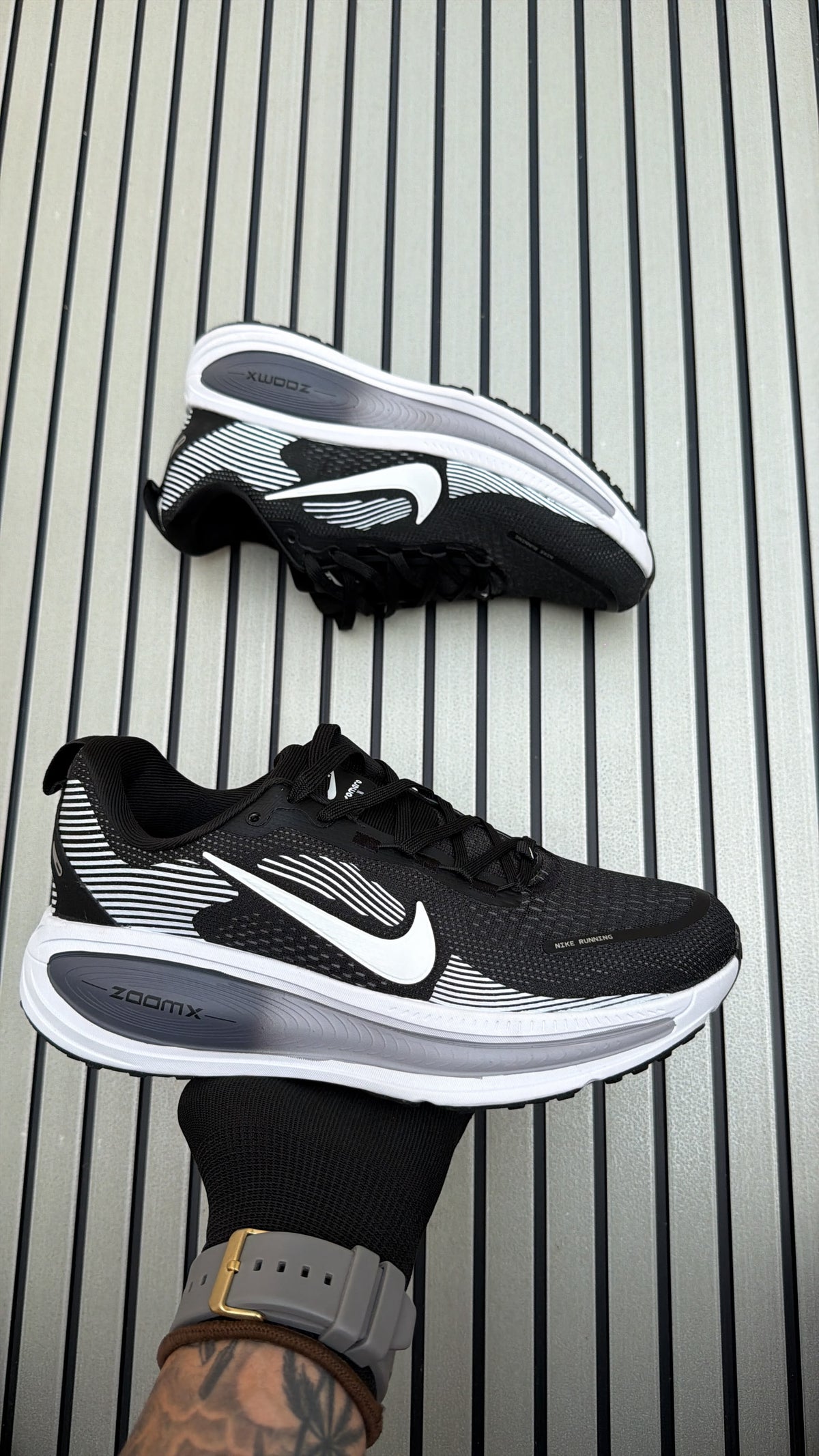 NIKE VOMERO ZOOM 18 BKACK