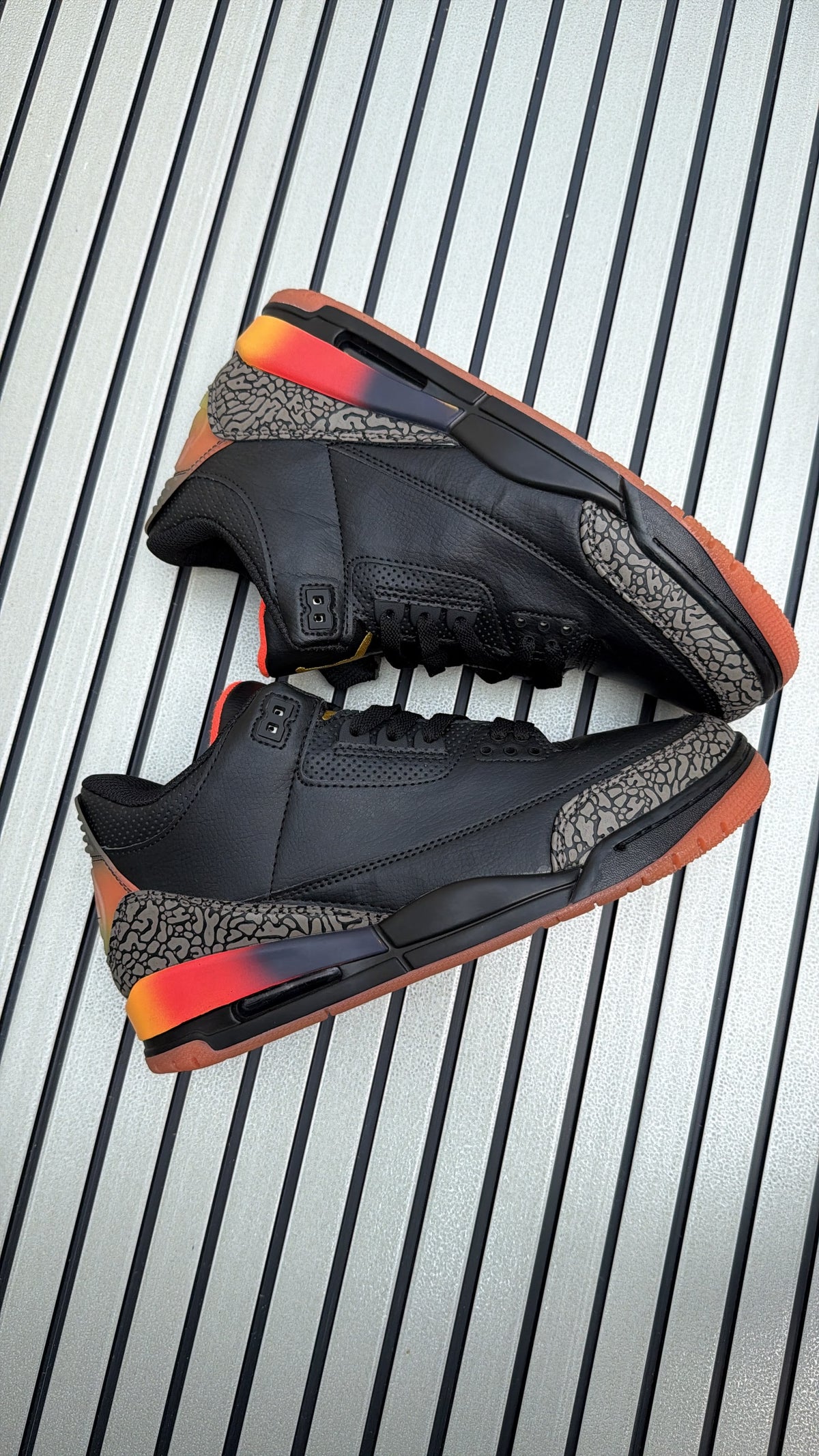 JORDAN  RETRO 3 BALVIN