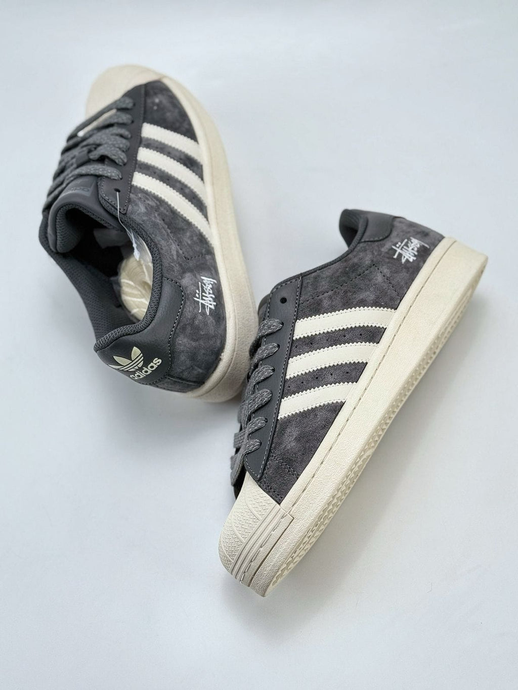ADIDAS ORIGINALS SUPERSTAR STUSSY GREY