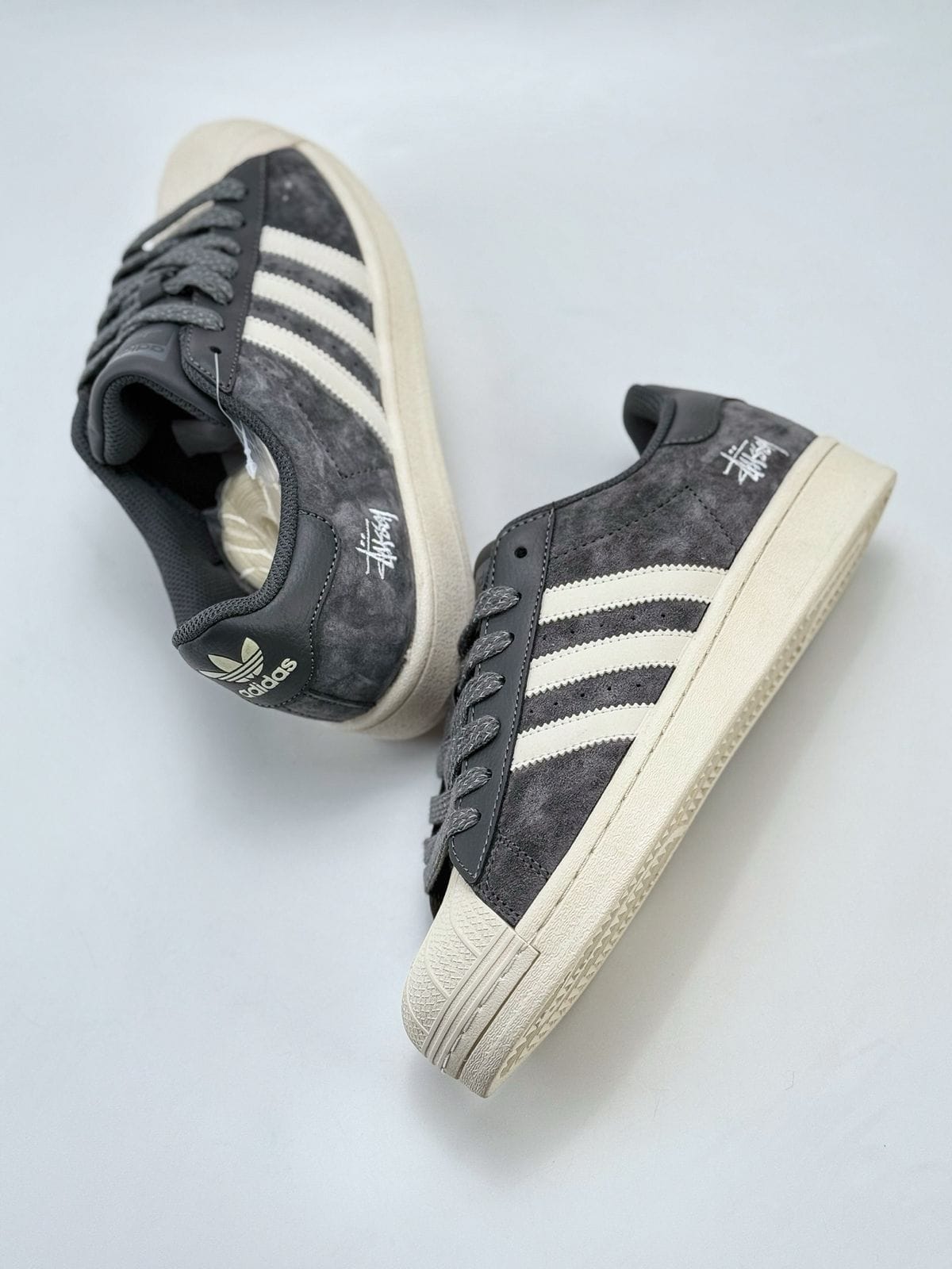 ADIDAS ORIGINALS SUPERSTAR STUSSY GREY