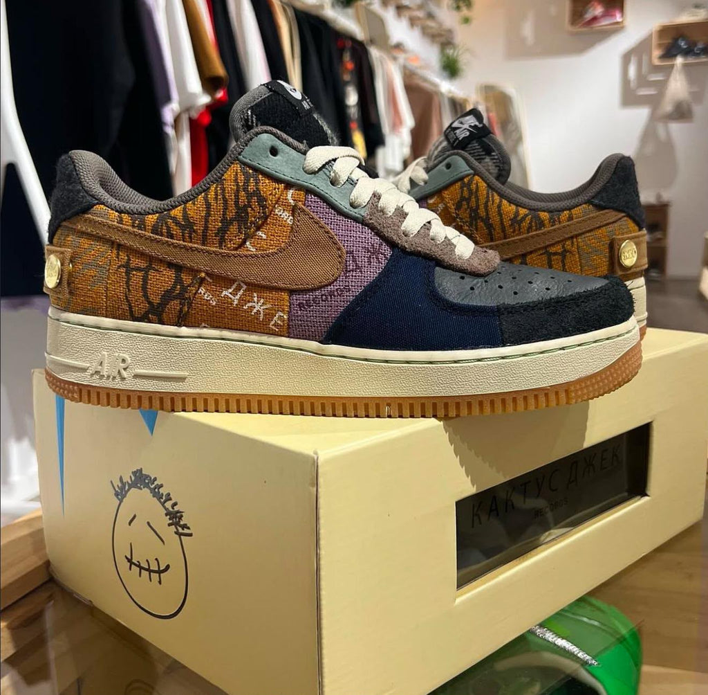 NIKE AIRFORCE 1 LOW X TRAVIS SCOTT CACTUS JACK