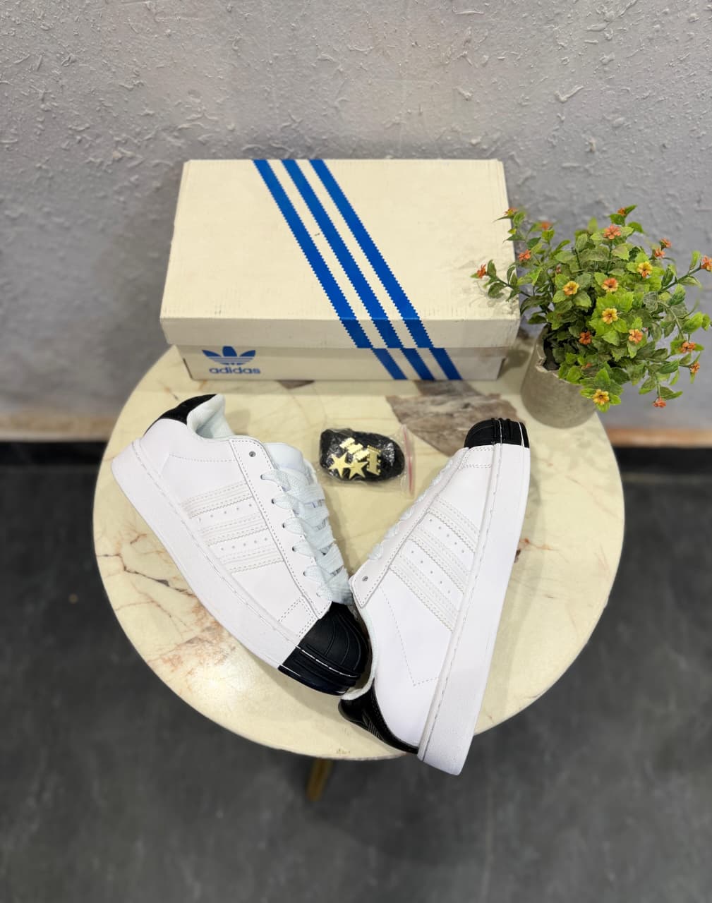 ADIDAS ORIGINALS  SUPERSTAR 2ND GENERATION WHITE BLACK