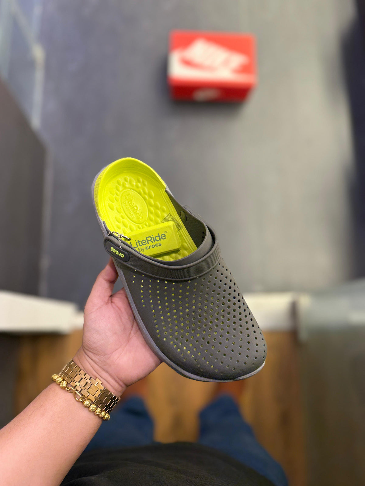 CROCS