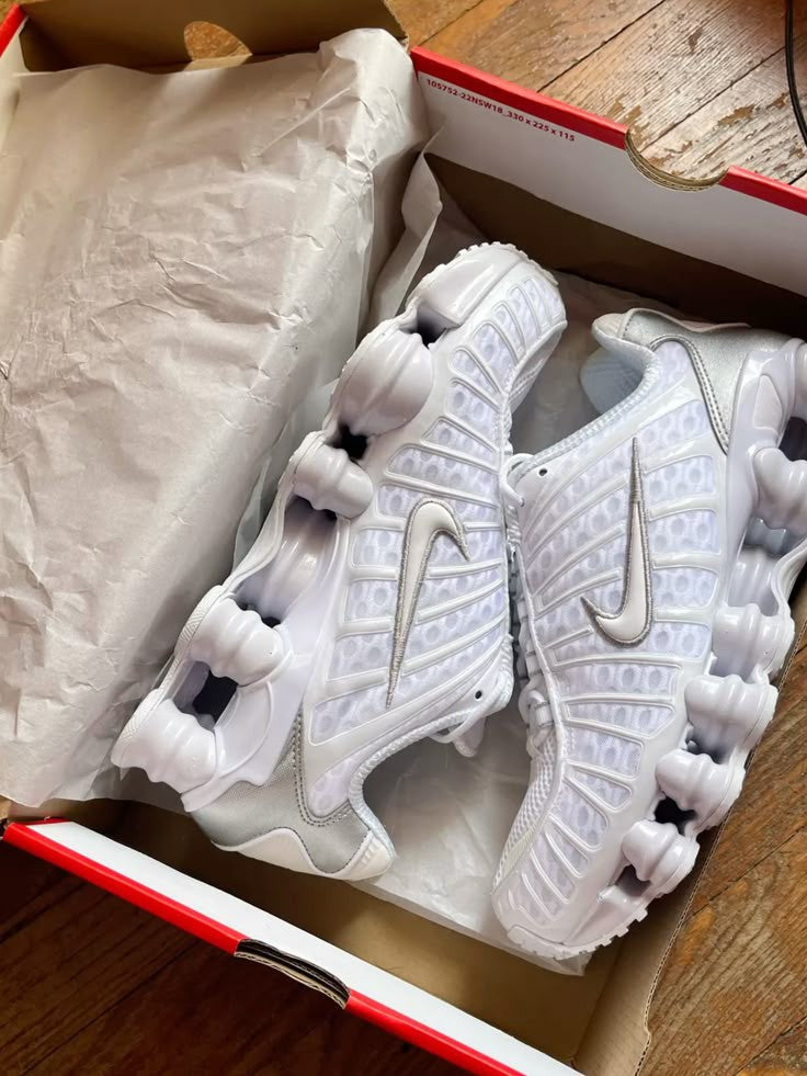 NIKE SHOX TL WHITE / METALLIC SILVER