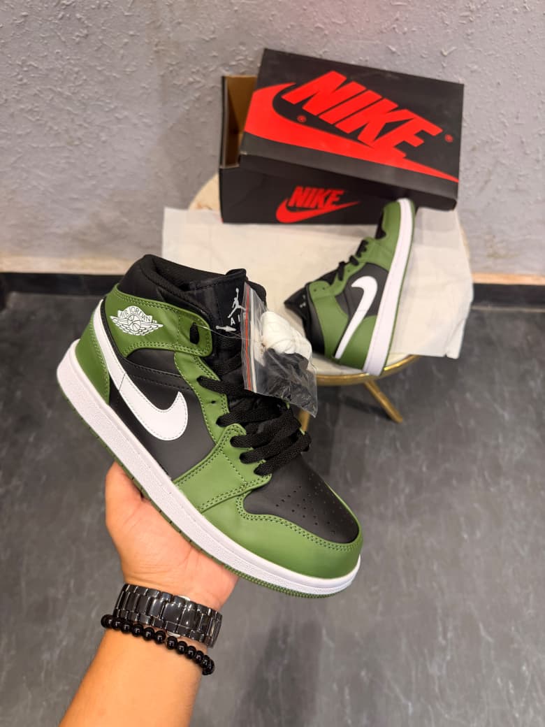AIR JORDANS RETRO 1 MID CLAY GREEN