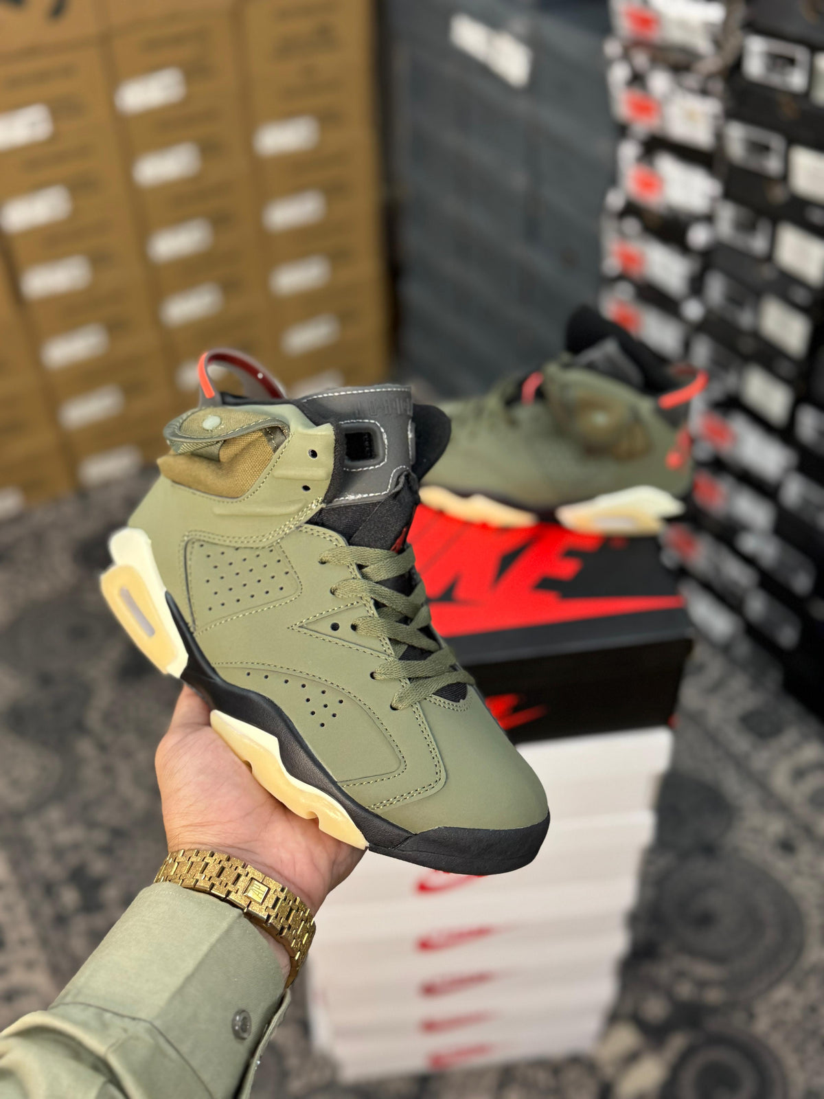NIKE AIR JORDAN 6 X TRAVIS CACTUS JACK
