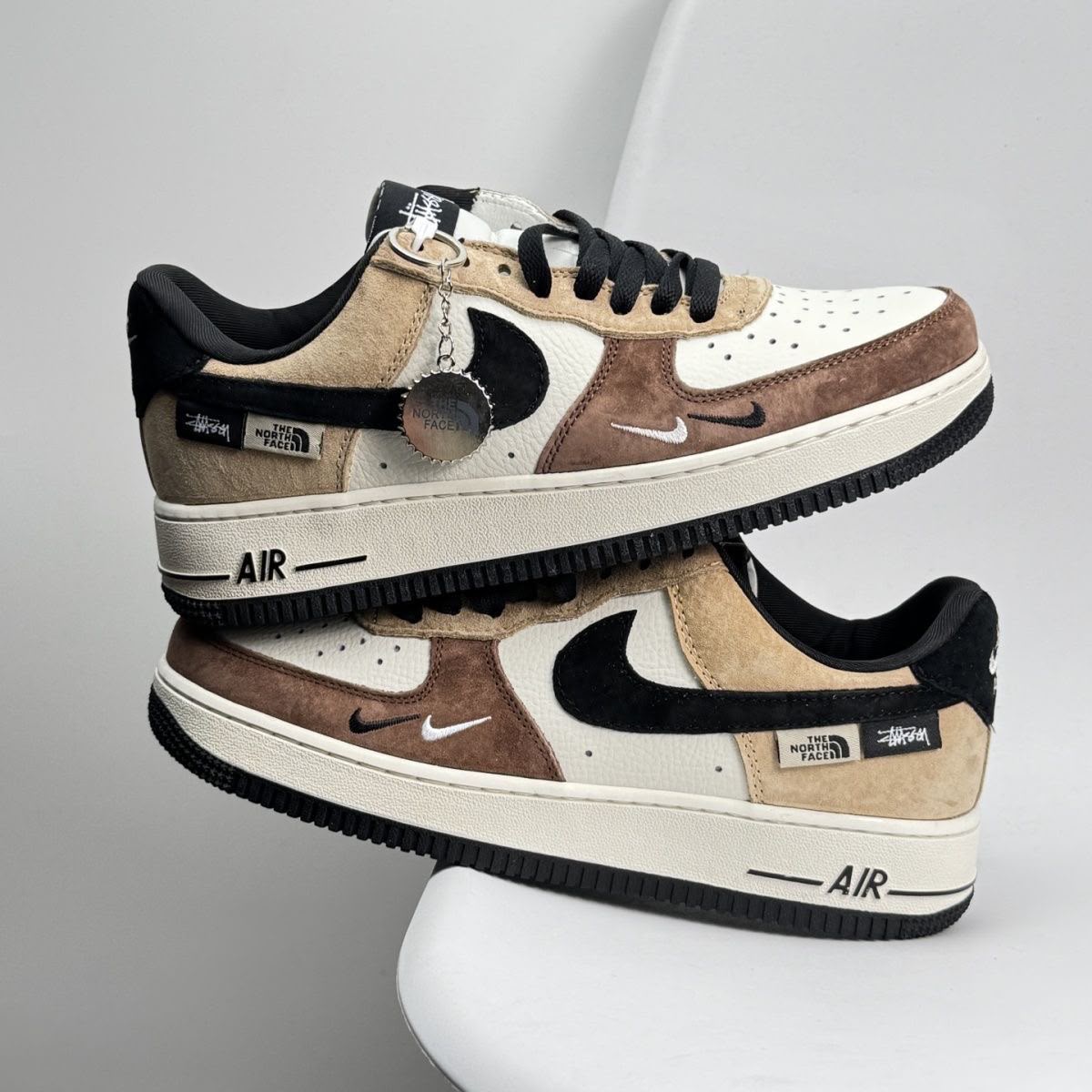NIKE AIRFORCE 1 THE NORTH FACE