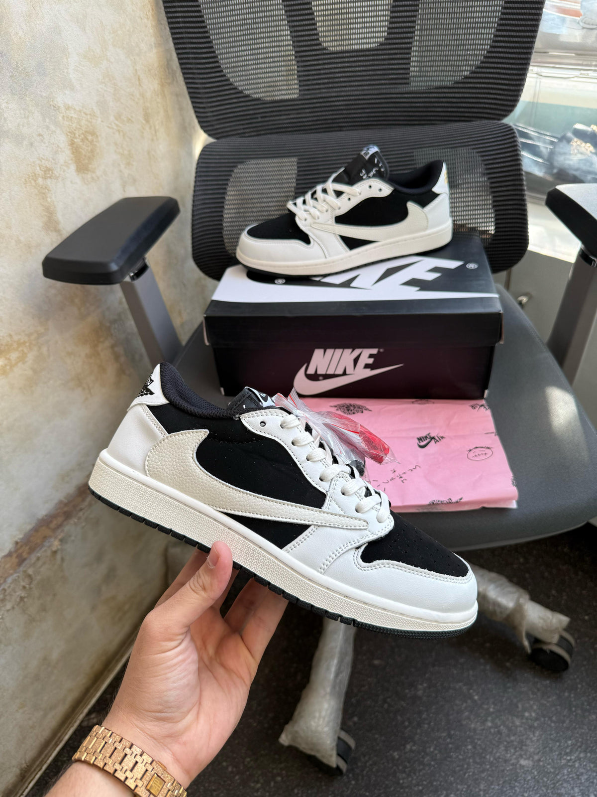 NIKE AIR JORDAN 1 LOW X TRAVIS SCOTT PANDA U.A