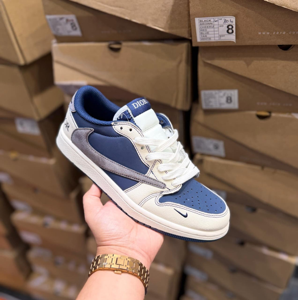 AIR JORDAN RETRO 1 LOW TRAVIS X DIOR
