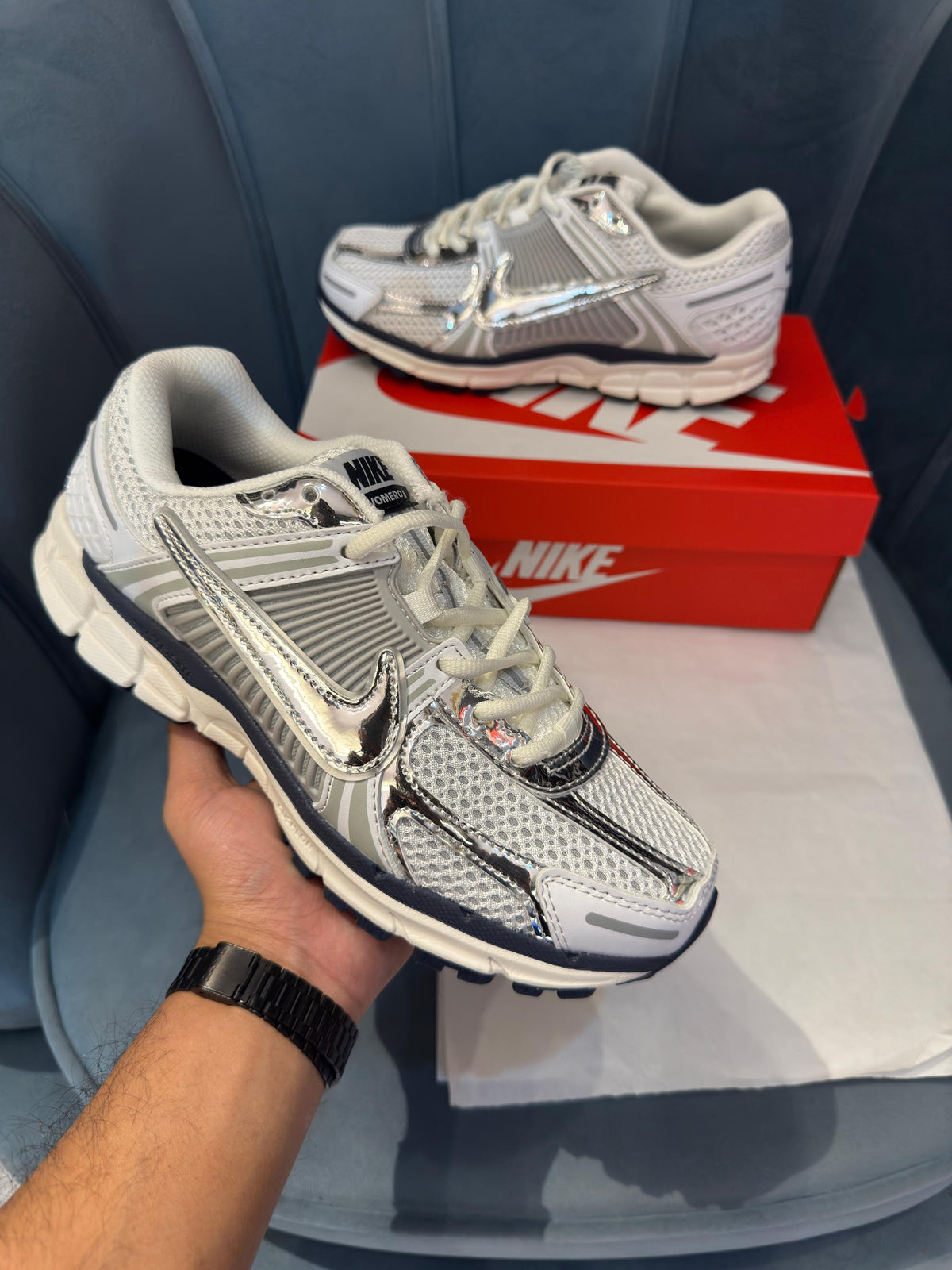 NIKE VOMERO 5 PHOTON DUST