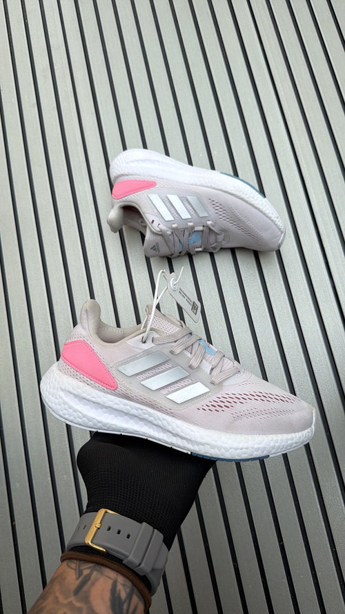 ADIDAS BOOST