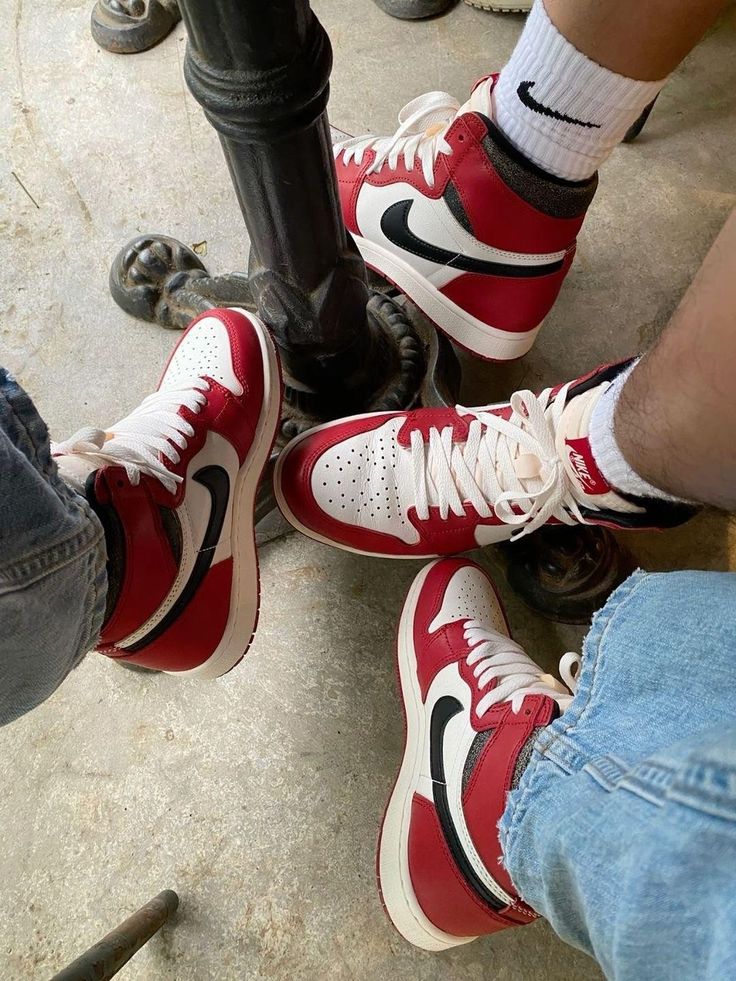 AIR JORDAN 1 HIGH LOST & FOUND U.A