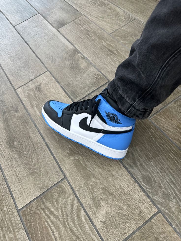 AIR JORDAN 1 HIGH UNC TOE