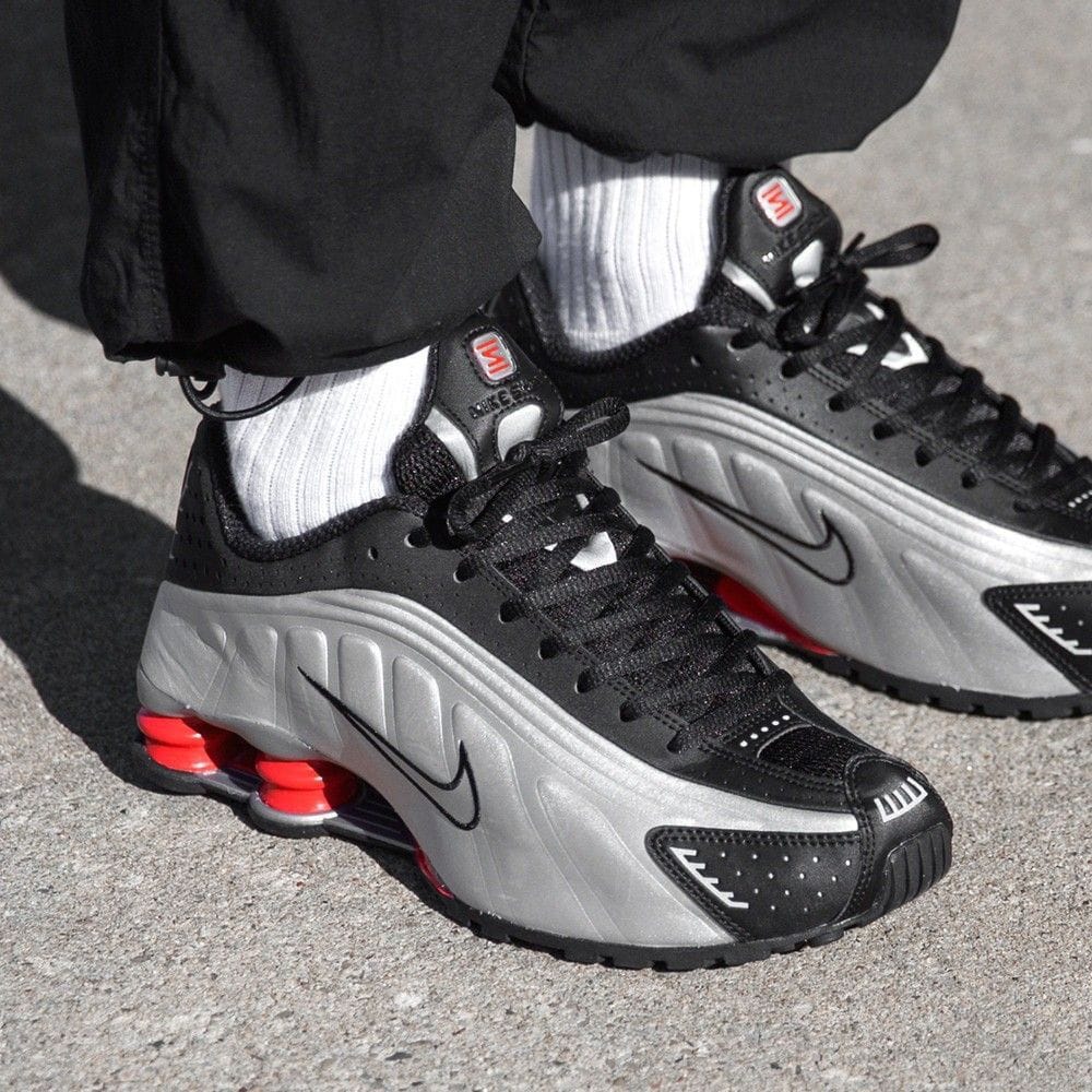 NIKE SHOX SILVER RED