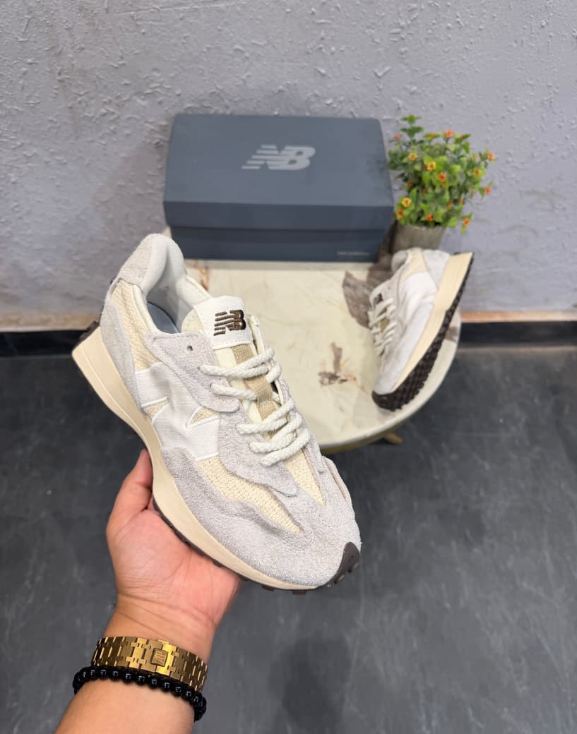 NEW BALANCE 327 BEIGE LEATHER
