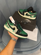 AIR JORDAN RETRO 1 X STUSSY GREEN 2026
