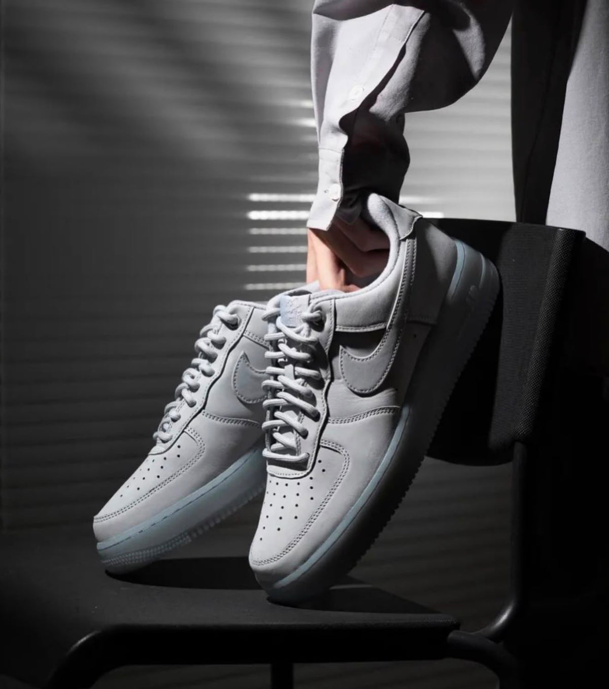 NIKE AIRFORCE 1 07 WOLF GREY