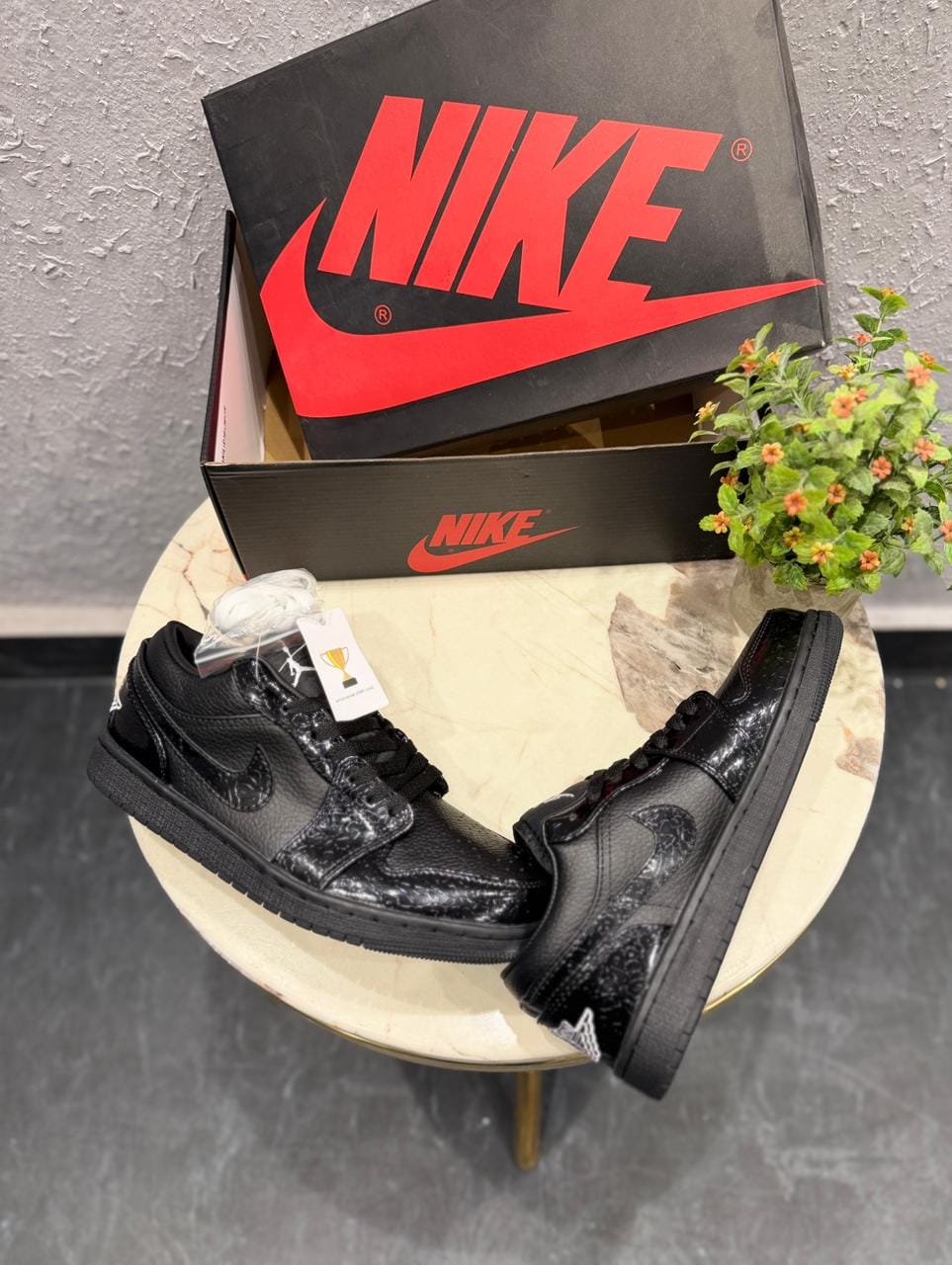 AIR JORDANS RETRO 1 LOW BLACK CROC