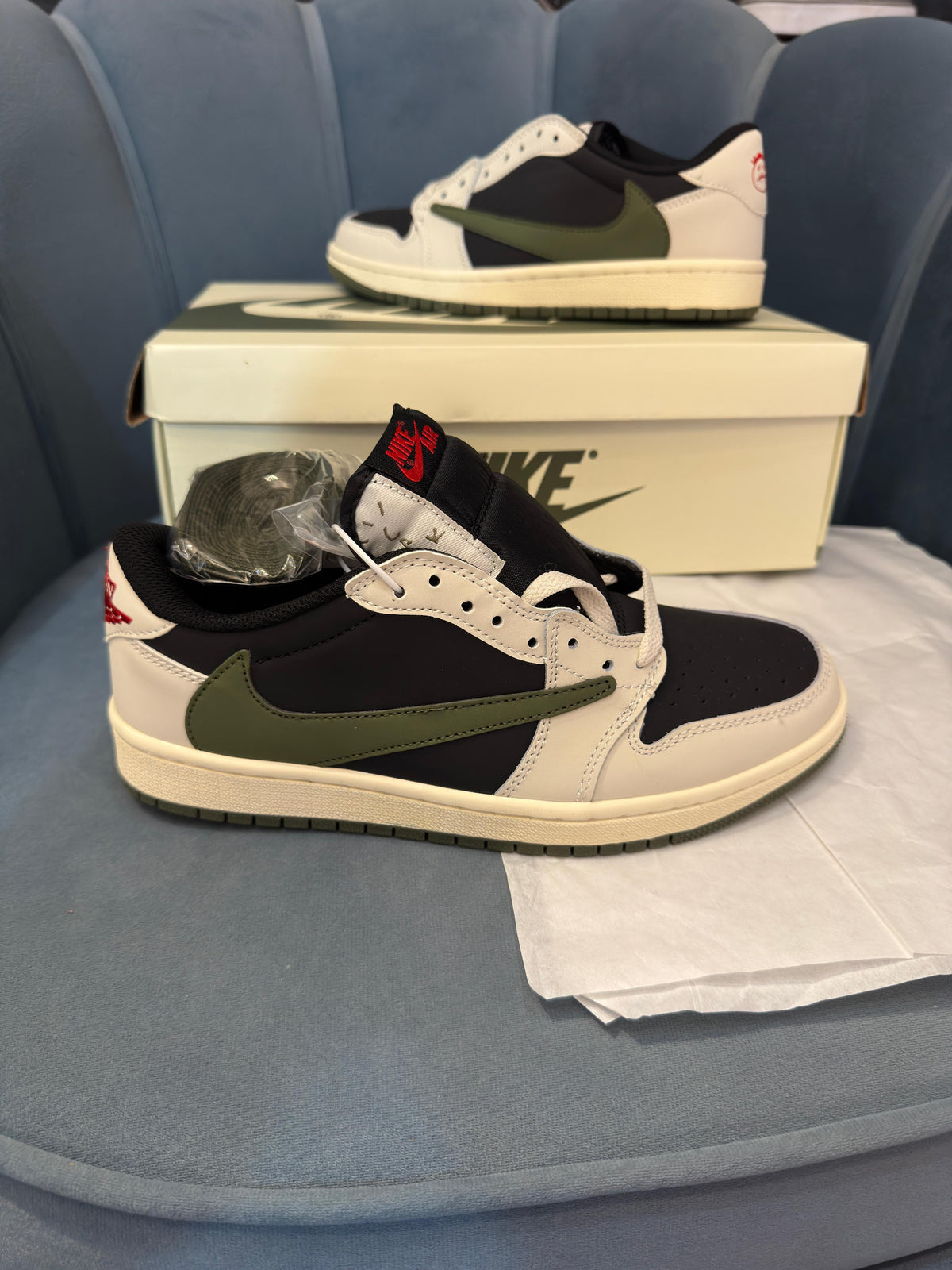 NIKE AIR JORDAN 1 LOW X TRAVIS SCOTT OLIVE