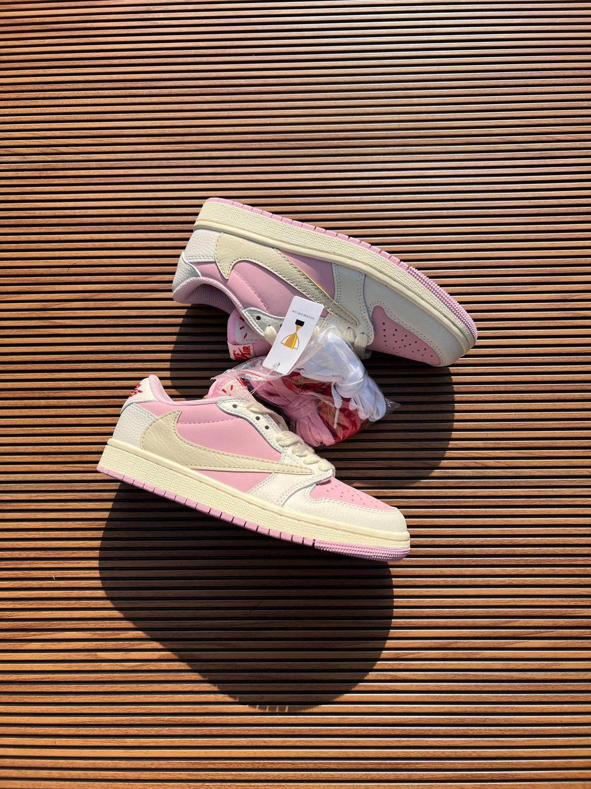NIKE AIR JORDAN CUT LOW TRAVIS SCOTT