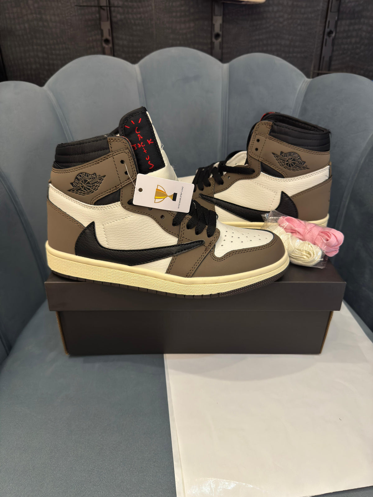 AIR JORDAN TRAVIS SCOTT HIGH MOCHA MID