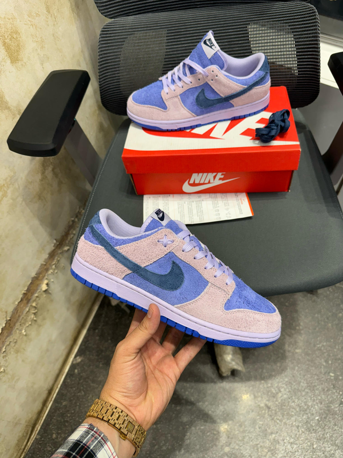 NIKE SB DUNK LOW HYDRANGEAS