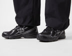 NEW BALANCE 740  BLACK AND WHITE