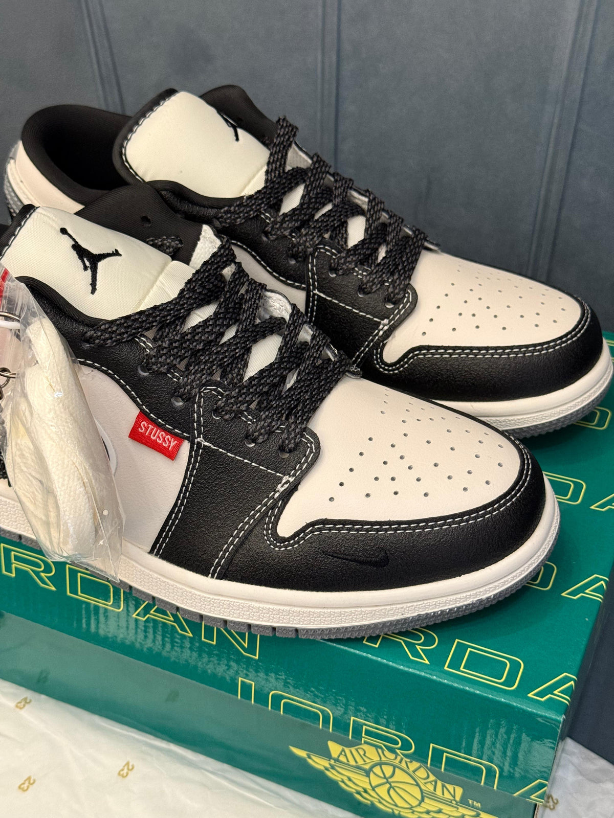 AIR JORDANS RETRO 1 X STUSSY BLACK GREY