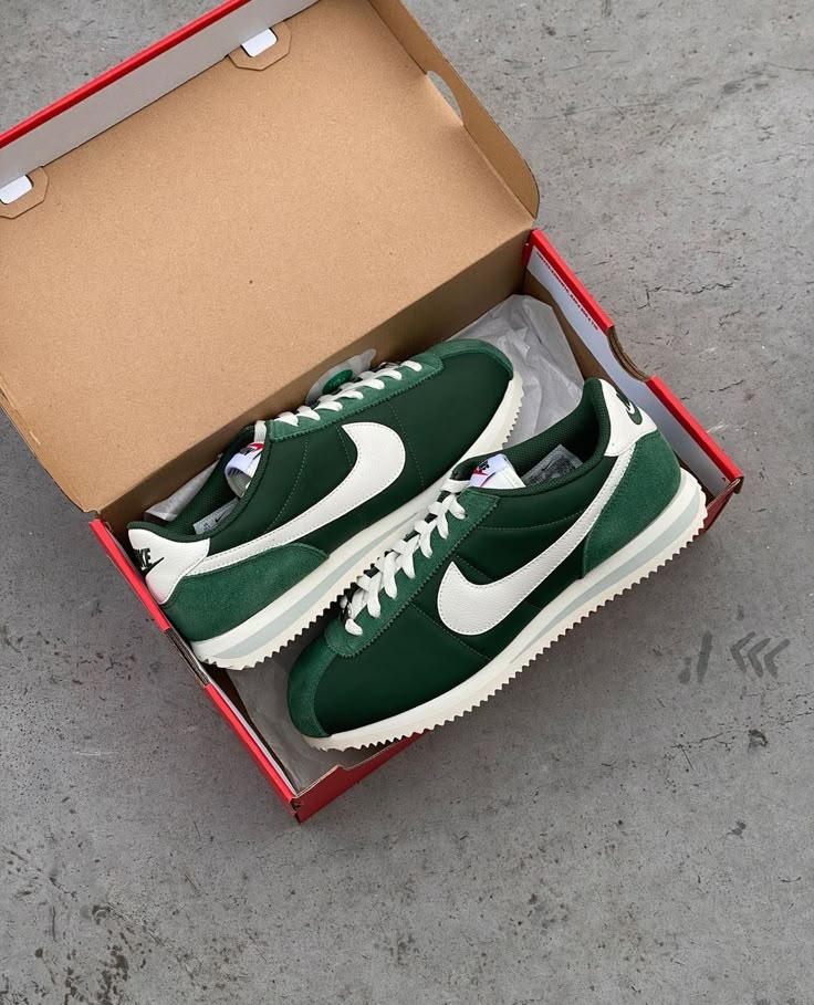 NIKE CORTEZ FIR GREEN