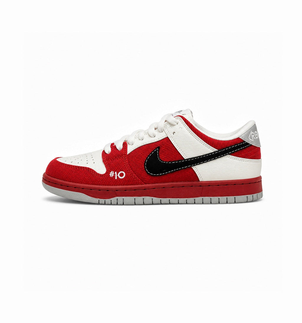 NIKE SB DUNK SKATEBOARD LOW ROLLER DERBY