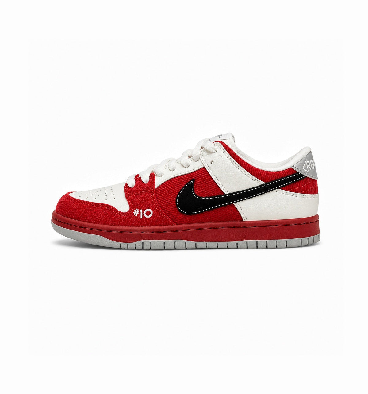 NIKE SB DUNK SKATEBOARD LOW ROLLER DERBY