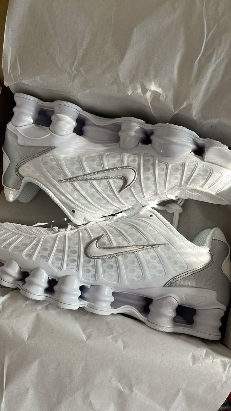 NIKE SHOX TL WHITE / METALLIC SILVER