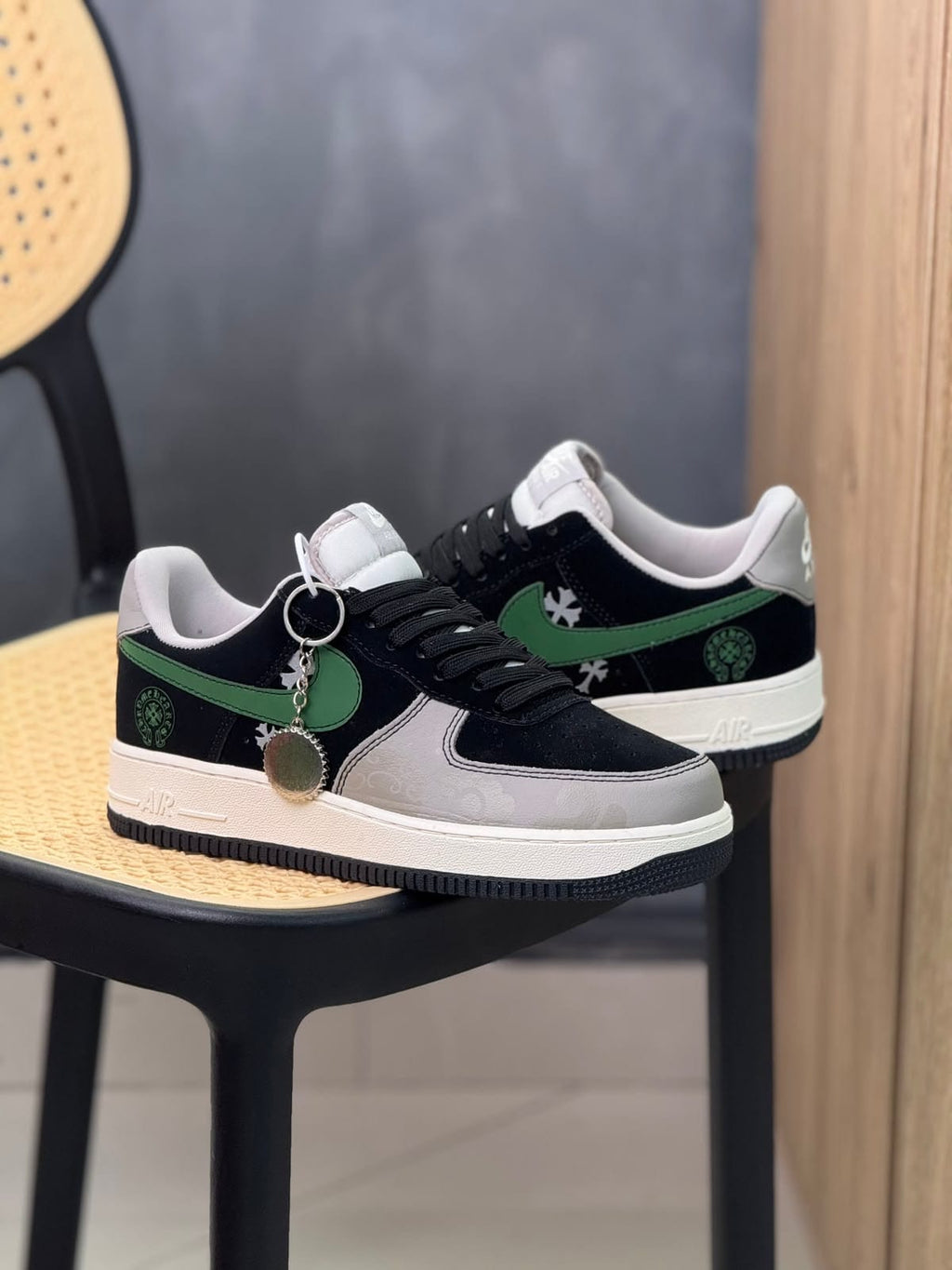 NIKE AIRFORCE ONE X HEART CHROME