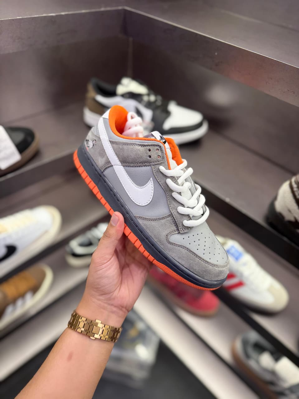 NIKE SB  DUNK NYC PIGEON GREY