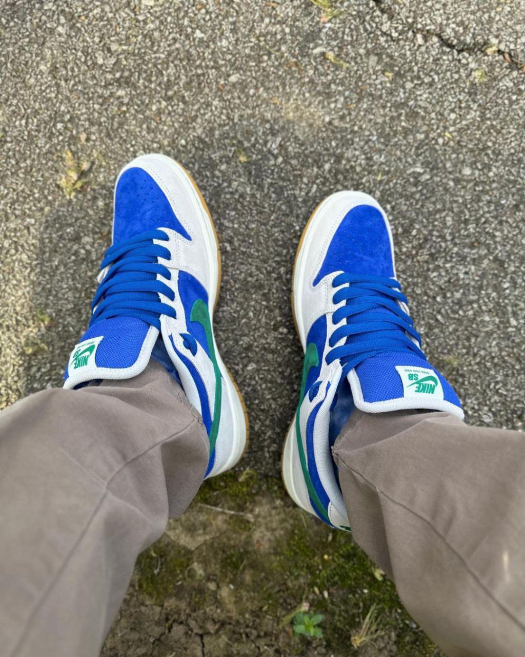 NIKE SB DUNK LOW HYPER ROYAL
